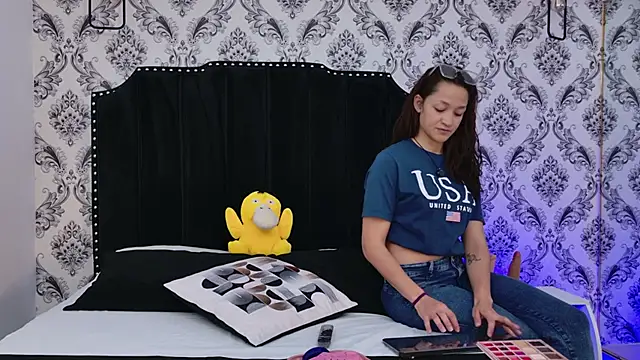 Snapshot of SaaraBrown chatting on September 24, 2025, 11:50 am SaaraBrown online show from September 24, 2025, 11:50 am