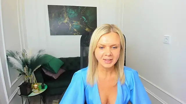 AgathaKlouin online show from February 28, 2026, 11:32 am