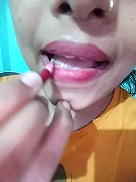 Snapshot of Hotty-Divya chatting on September 20, 2025, 9:47 am Hotty-Divya online show from September 20, 2025, 9:47 am