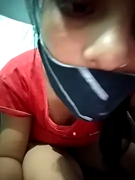 Snapshot of Hotty-Divya chatting on September 18, 2025, 2:20 pm Hotty-Divya online show from September 18, 2025, 2:20 pm