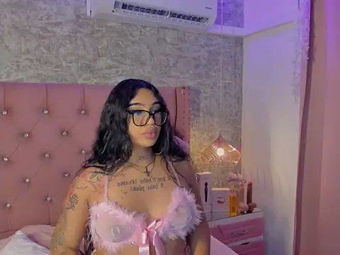 Mia Jansen online show from February 11, 2026, 1:55 pm