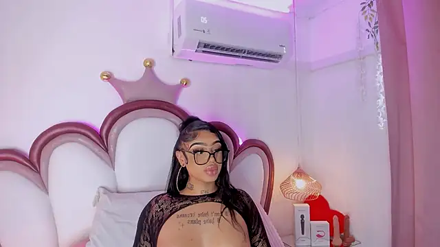 Mia Jansen online show from May 18, 2026, 2:11 pm