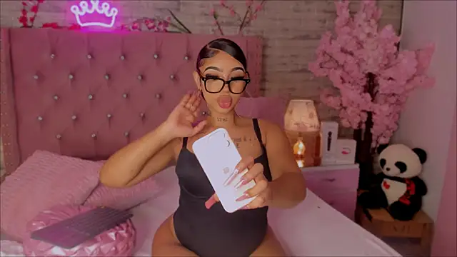 Snapshot of Mia_Jansen chatting on September 28, 2025, 1:29 pm Mia Jansen online show from September 28, 2025, 1:29 pm