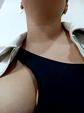 Lesly 10- online show from October 19, 2025, 6:54 pm