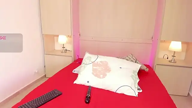 Snapshot of EmilyyStuart chatting on October 21, 2025, 4:12 am EmilyyStuart online show from October 21, 2025, 4:12 am