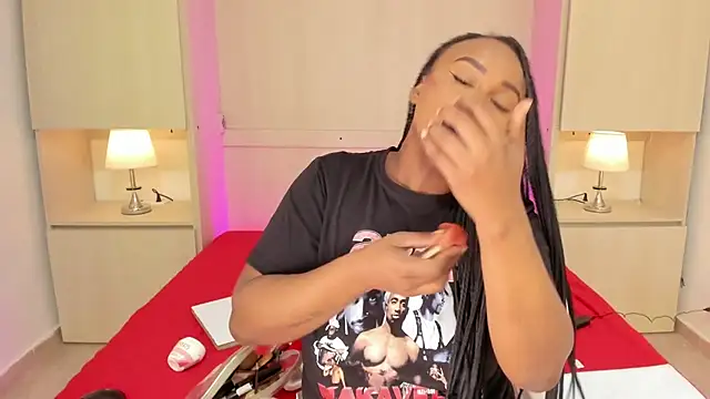 Snapshot of EmilyyStuart chatting on October 19, 2025, 4:04 am EmilyyStuart online show from October 19, 2025, 4:04 am