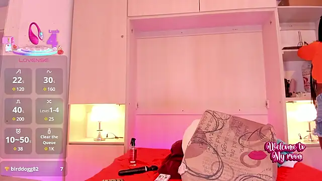 EmilyyStuart online show from March 4, 2025, 9:51 am