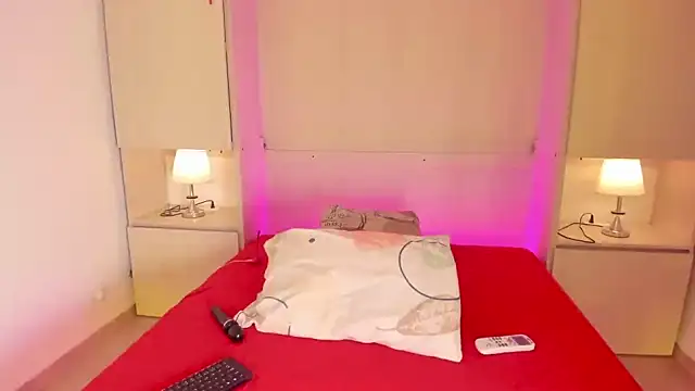 Snapshot of EmilyyStuart chatting on October 9, 2025, 4:13 am EmilyyStuart online show from October 9, 2025, 4:13 am