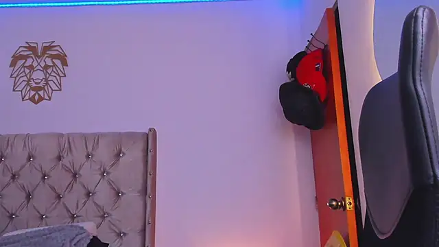 Andrew wolf7 online show from February 20, 2026, 11:06 pm