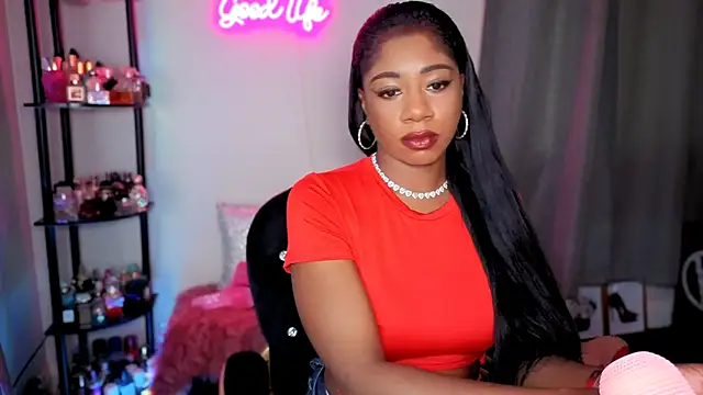 Snapshot of longislandprincess chatting on July 6, 2026, 4:53 pm longislandprincess online show from July 6, 2026, 4:53 pm