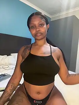 Snapshot of InkLady444 chatting on October 17, 2025, 5:00 am InkLady444 online show from October 17, 2025, 5:00 am