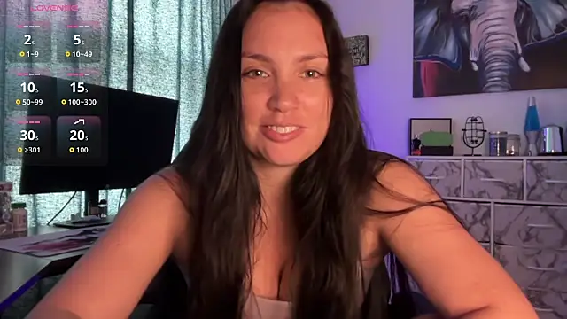 sweetsariaah online show from October 9, 2025, 5:13 pm