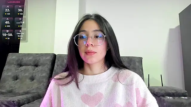 emmadiaz1 online show from November 6, 2025, 3:43 am