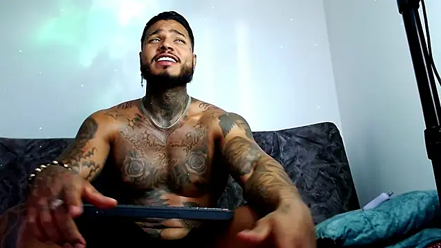 Snapshot of Exotic_tatto27121 chatting on December 29, 2024, 8:48 pm Exotic tatto27121 online show from December 29, 2024, 8:48 pm