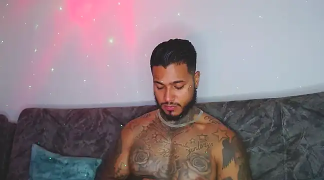 Snapshot of Exotic_tatto27121 chatting on January 19, 2025, 7:15 am Exotic tatto27121 online show from January 19, 2025, 7:15 am