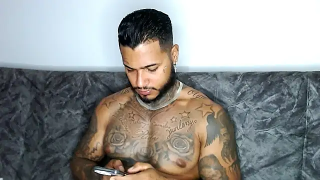 Snapshot of Exotic_tatto27121 chatting on December 12, 2024, 4:48 am Exotic tatto27121 online show from December 12, 2024, 4:48 am