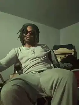 Snapshot of SluttyLyfe4L chatting on February 26, 2026, 5:35 pm SluttyLyfe4L online show from February 26, 2026, 5:35 pm