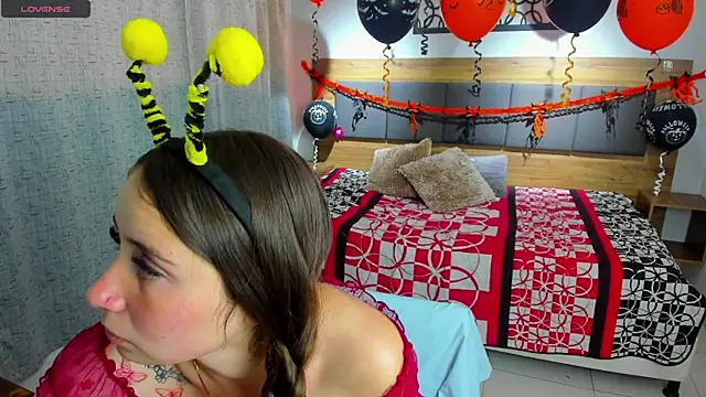 martina lujann online show from October 6, 2025, 1:01 pm