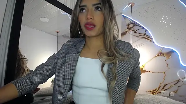 Alina Argi online show from October 3, 2025, 11:45 am