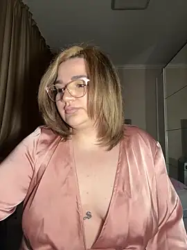 Leya  Droit online show from February 15, 2025, 8:23 pm
