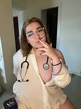 Leya  Droit online show from February 19, 2025, 1:39 pm
