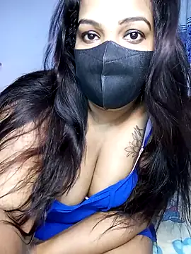 Snapshot of _Hot_Kisses_ chatting on March 19, 2025, 7:06 pm Hot Kisses online show from March 19, 2025, 7:06 pm