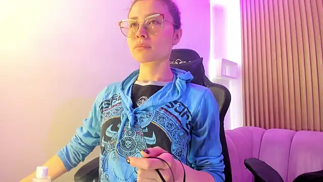 alessandra shayk6 online show from September 9, 2025, 2:04 pm