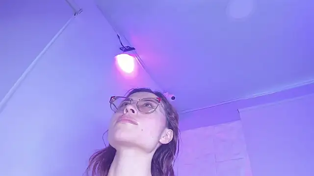alessandra shayk6 online show from March 19, 2025, 12:12 pm
