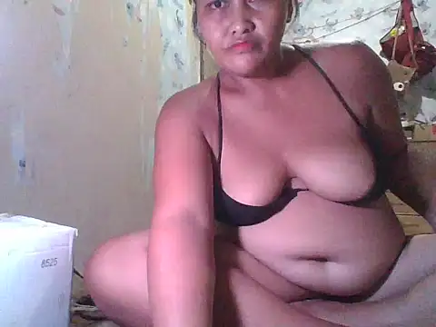 Sweetchuby1995 online show from May 31, 2026, 1:39 pm
