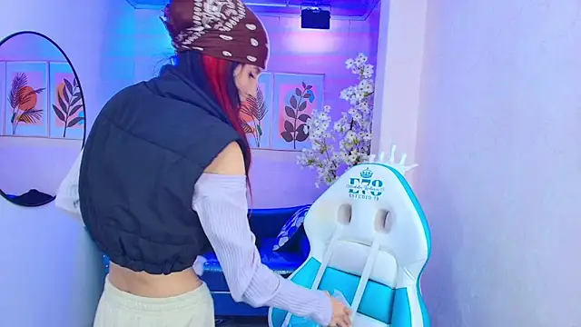 Dafne huges online show from September 25, 2025, 7:42 pm