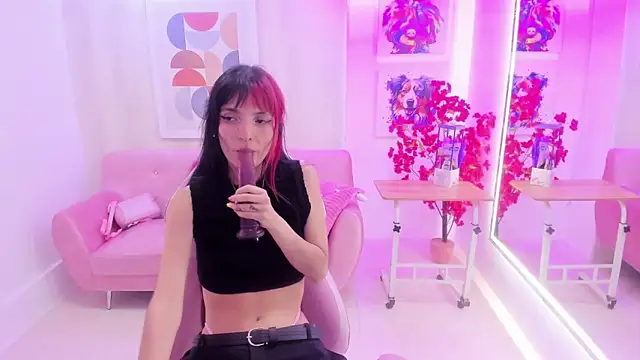 Dafne huges online show from March 8, 2025, 10:56 pm