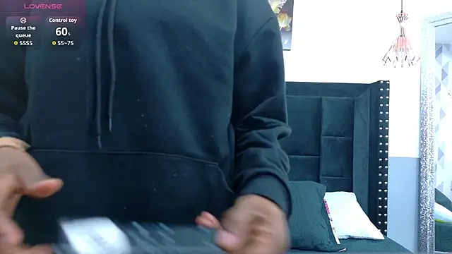 petitelittleebony online show from February 20, 2026, 2:19 am