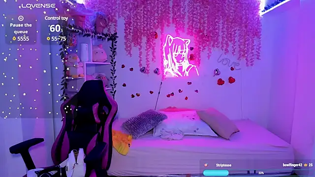 cat kitty18  online show from March 14, 2025, 9:21 pm