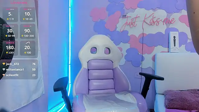 Snapshot of Sara_LatinLady chatting on December 30, 2024, 12:54 am Sara LatinLady online show from December 30, 2024, 12:54 am