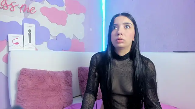 Snapshot of Sara_LatinLady chatting on January 4, 2025, 8:05 pm Sara LatinLady online show from January 4, 2025, 8:05 pm