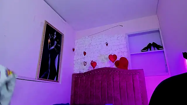 Snapshot of SarahStones chatting on September 30, 2025, 9:26 am SarahStones online show from September 30, 2025, 9:26 am