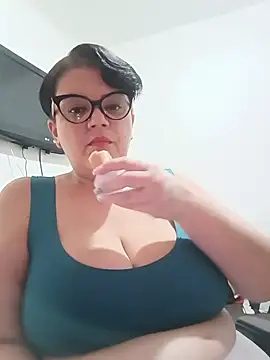 Snapshot of Madisonpalacio chatting on July 16, 2026, 6:38 pm Madisonpalacio online show from July 16, 2026, 6:38 pm