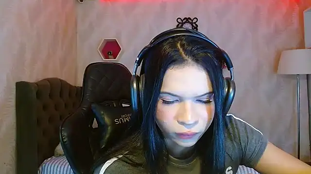 Snapshot of andy_bell_x chatting on October 24, 2025, 6:56 am andy bell x online show from October 24, 2025, 6:56 am