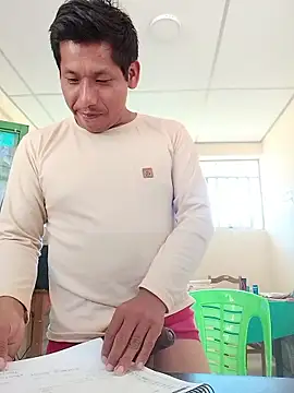 Snapshot of activo202 chatting on January 10, 2026, 9:54 pm activo202 online show from January 10, 2026, 9:54 pm