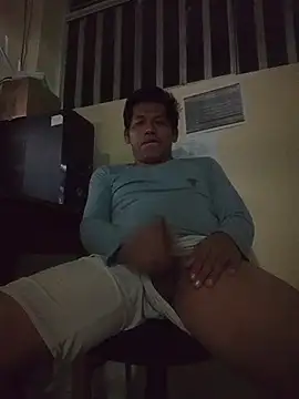 Snapshot of activo202 chatting on December 14, 2025, 4:18 am activo202 online show from December 14, 2025, 4:18 am