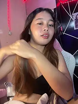 Snapshot of ursweet_babygirl chatting on February 22, 2026, 5:14 pm ursweet babygirl online show from February 22, 2026, 5:14 pm