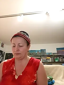 MariaAnaSunshine online show from September 18, 2025, 8:45 pm