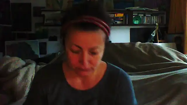 MariaAnaSunshine online show from October 13, 2025, 6:26 am