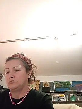 MariaAnaSunshine online show from September 22, 2025, 8:26 pm