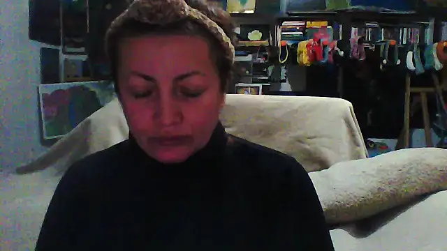 MariaAnaSunshine online show from December 18, 2025, 7:50 pm