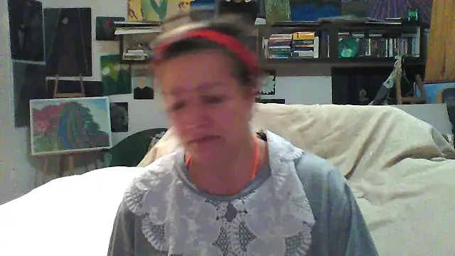 MariaAnaSunshine online show from October 15, 2025, 7:55 pm