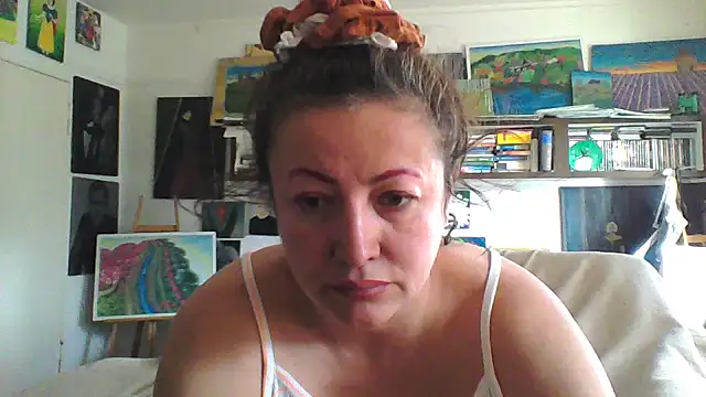 MariaAnaSunshine online show from October 31, 2025, 9:28 am