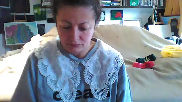 MariaAnaSunshine online show from October 8, 2025, 7:54 am