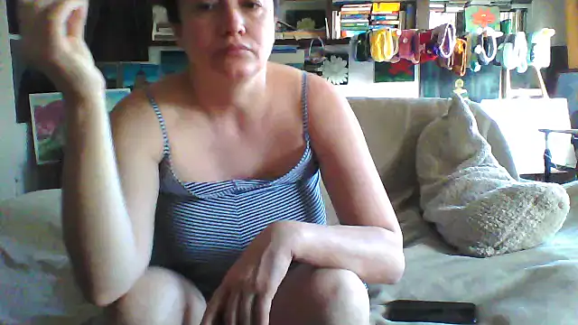 MariaAnaSunshine online show from November 13, 2025, 10:19 am