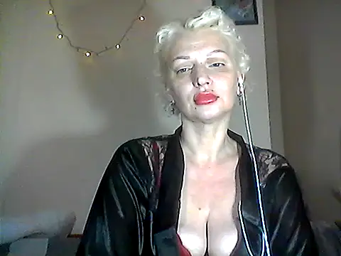 MaryJane441 online show from February 4, 2026, 9:43 pm